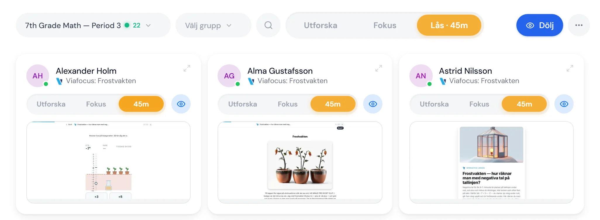 Lärarens vy i Lås: alla elevkort visar 45 minuter Lås och varje skärm visar samma lektion, Frostvakten, på olika sidor